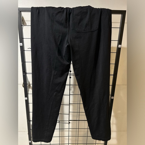 Reebok Black Sweatpants - Classic Comfort for Everyday Wear - Picture 1 of 5